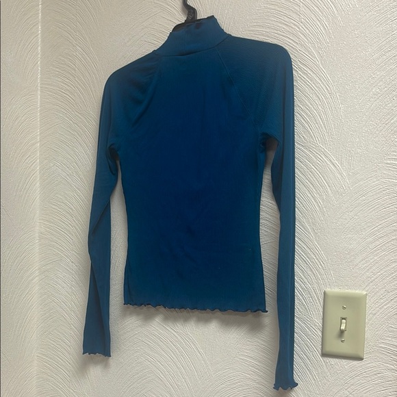 Elegant Blue Long Sleeve Women's Top - Picture 6 of 6
